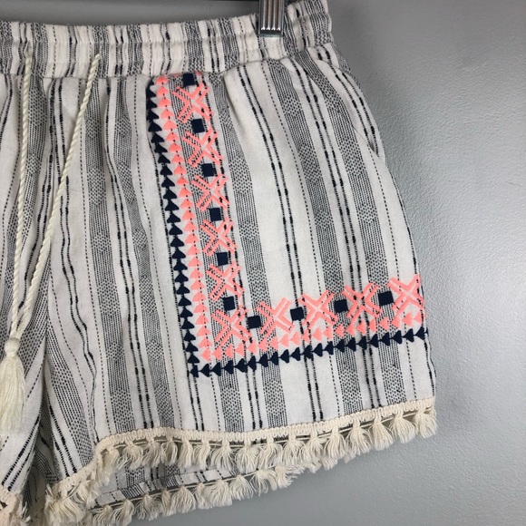 Buttons Aztec Embroidered Fringe Shorts - Picture 2 of 4